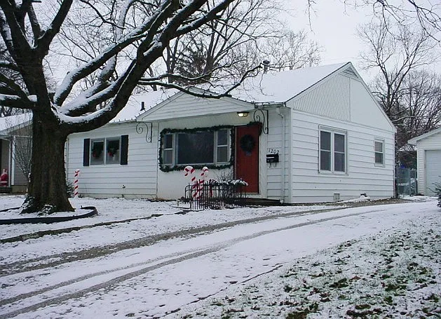 1202 Grant Pl photo 1