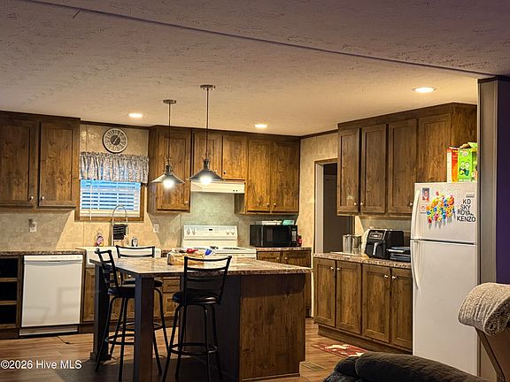 5th image of 910 Mccaskill Drive