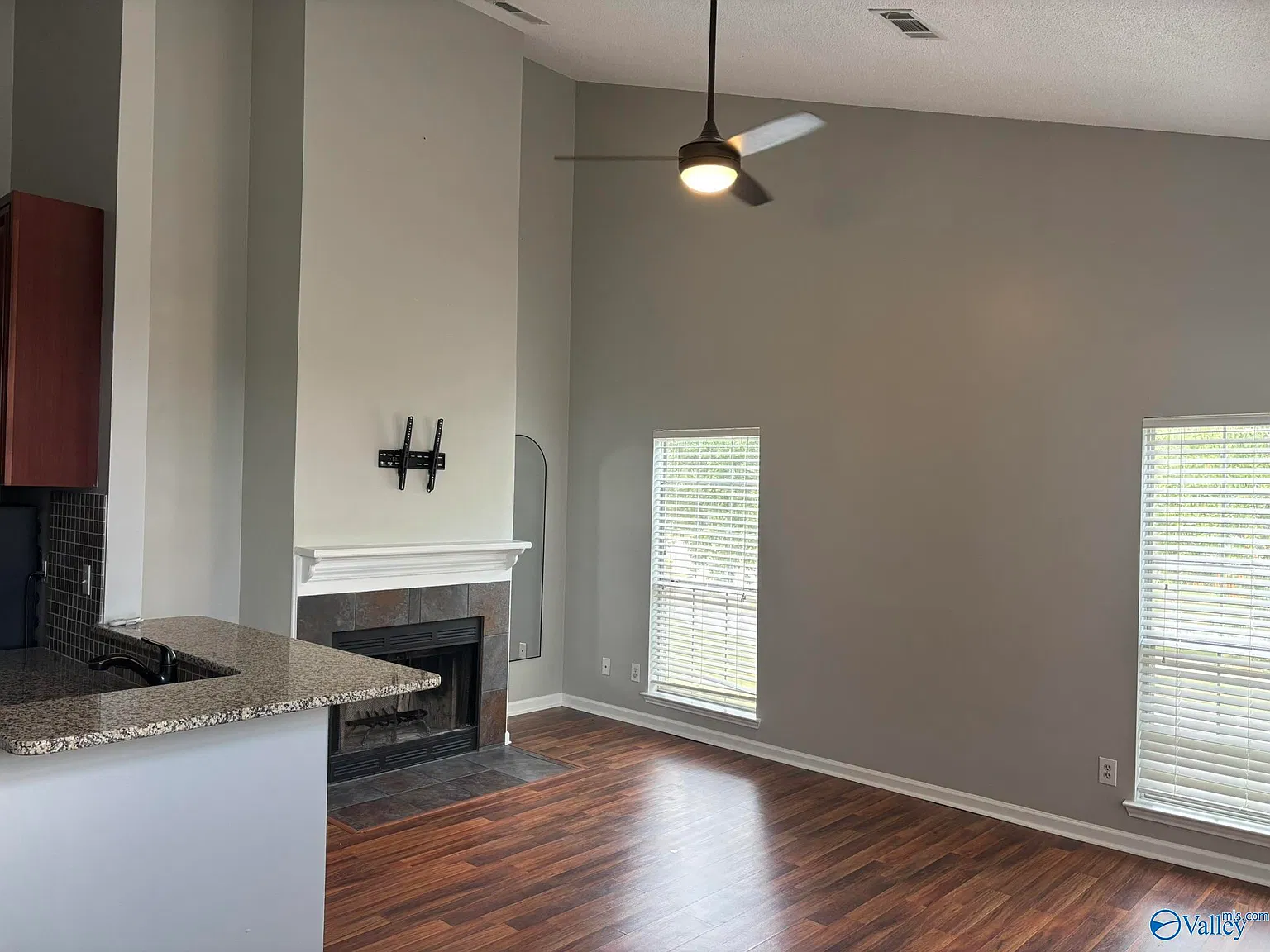 1 bed, 1.0 bath, 633 sqft, $1,100 — Photo 4