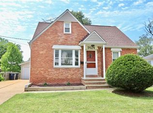 1424 Irene Rd, Lyndhurst, OH 44124