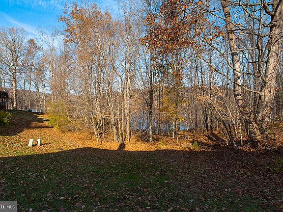 3rd image of 11541 Hill Meade Ln