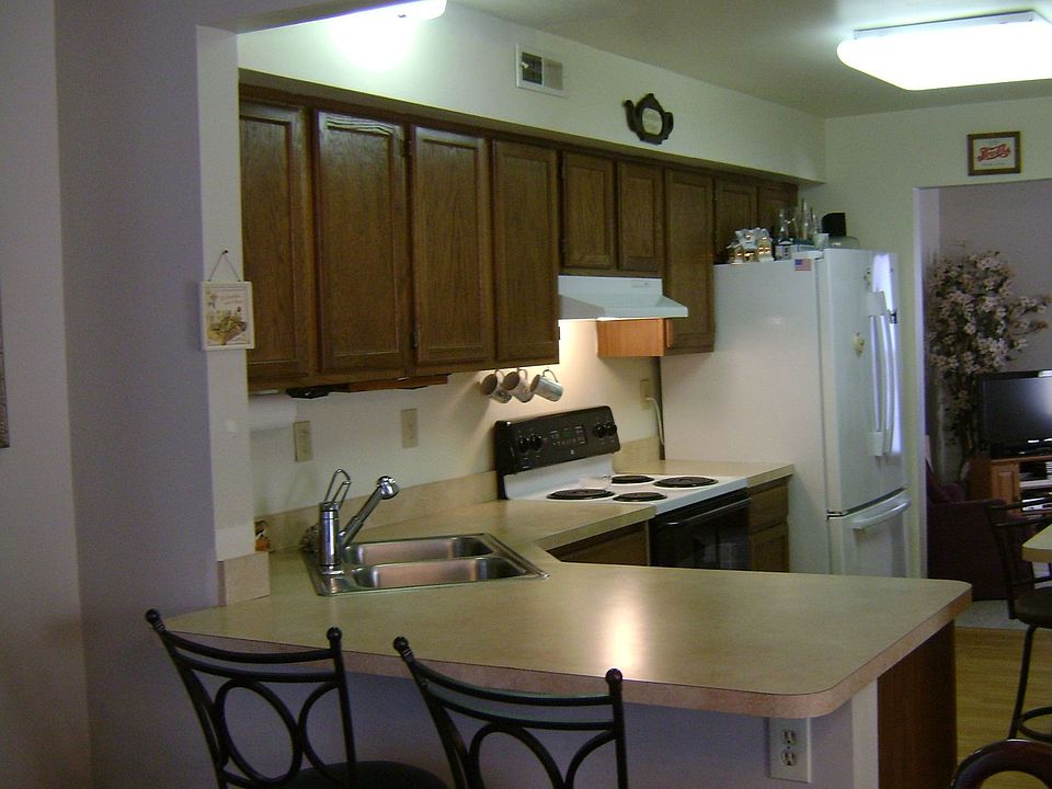 2nd image of 823 Federal Ct