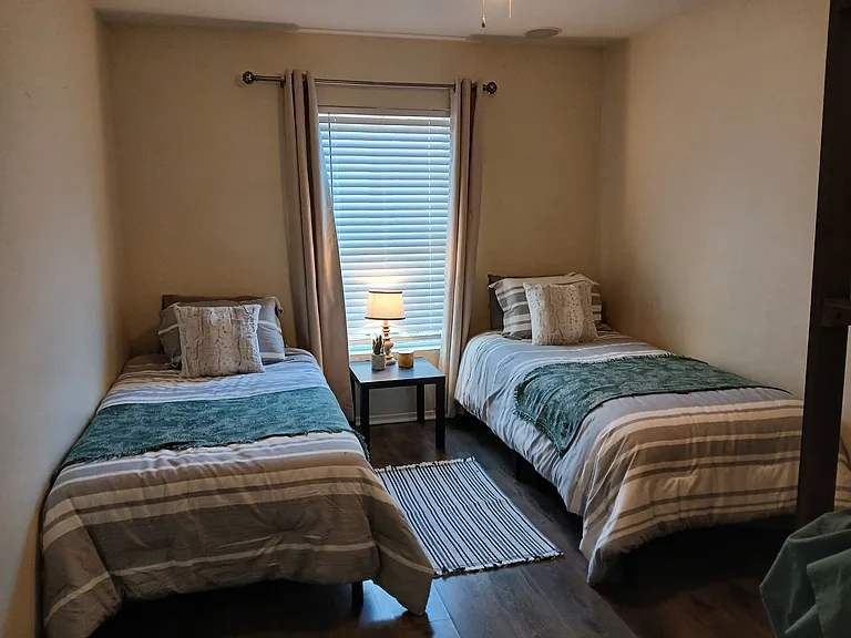 1840 Strathmore Cir — Photo 5