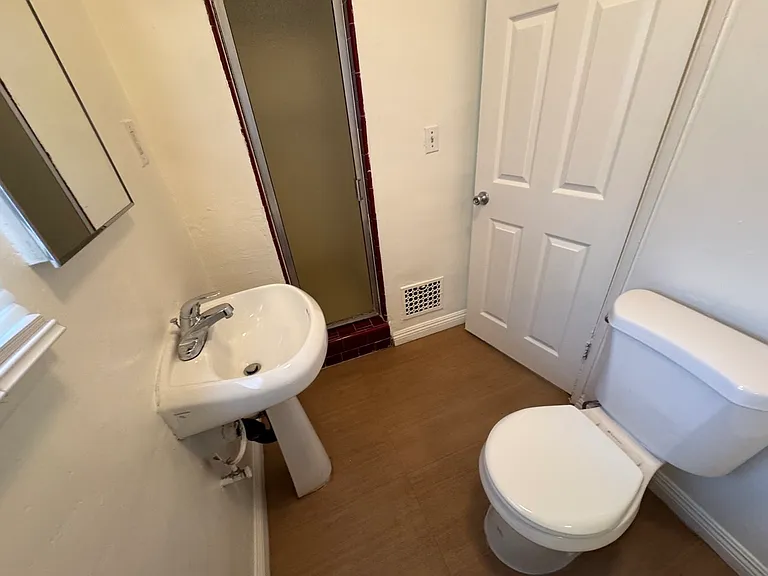 902 Alandele Ave #902 — Photo 35