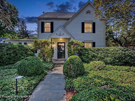 2nd image of 220 Holly Ln