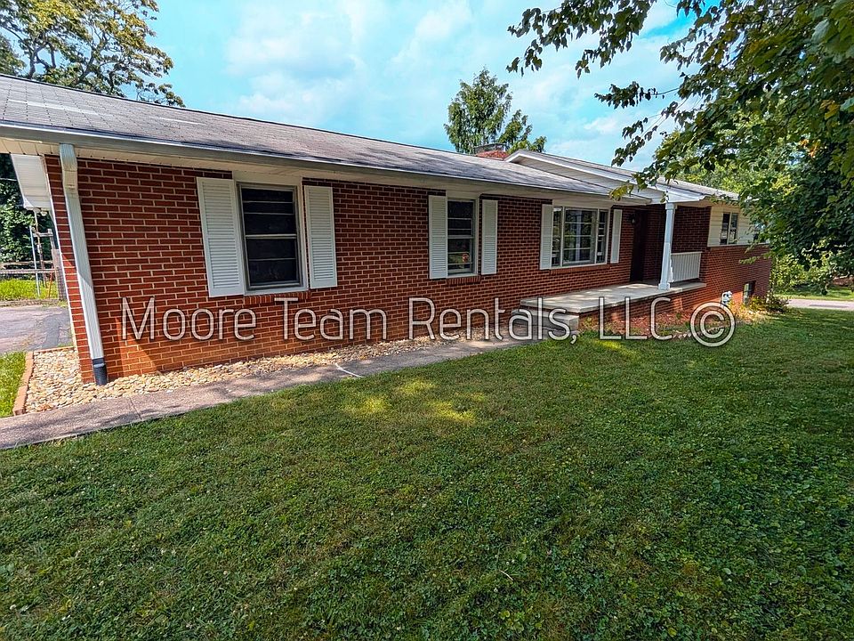 1st image of 211 Monroe Dr