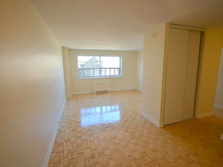 335 Cooper St — Photo 8