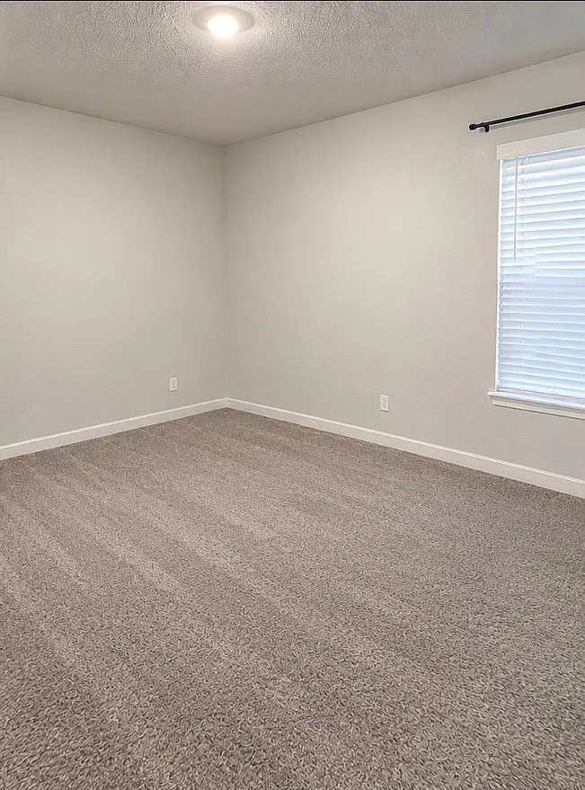 3 bed, 1451 sqft, $2,149 — Photo 2