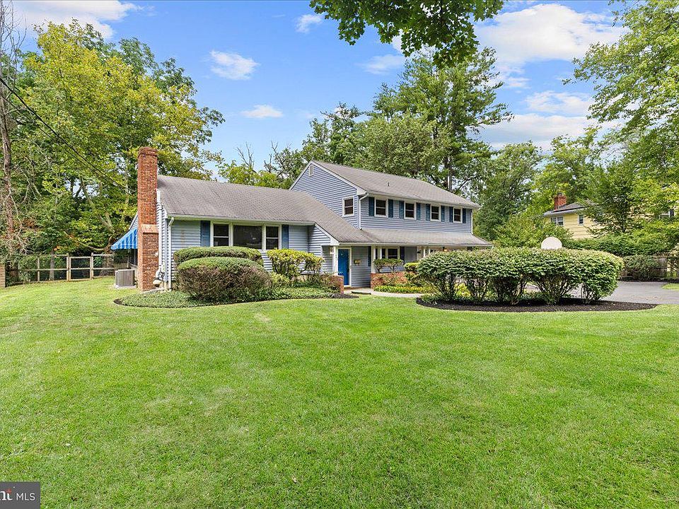 1st image of 15 Linwood Cir