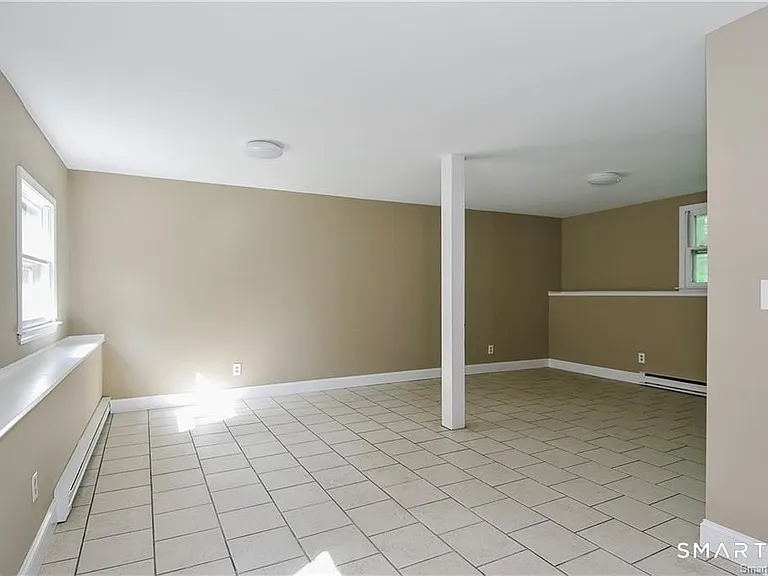 8 Circle Dr — Photo 18