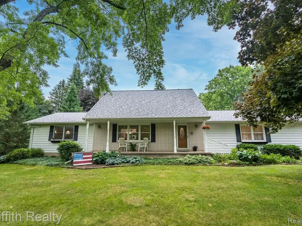 6120 Denton Hill Rd, Fenton, MI 48430
