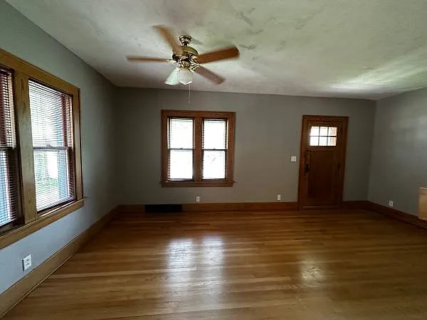 3 bed, 1795 sqft, $2,400 — Photo 3