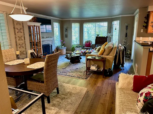 2 bed, 1015 sqft, $2,495 — Photo 3