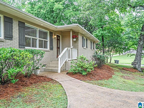 2nd image of 2620 Southview Cir