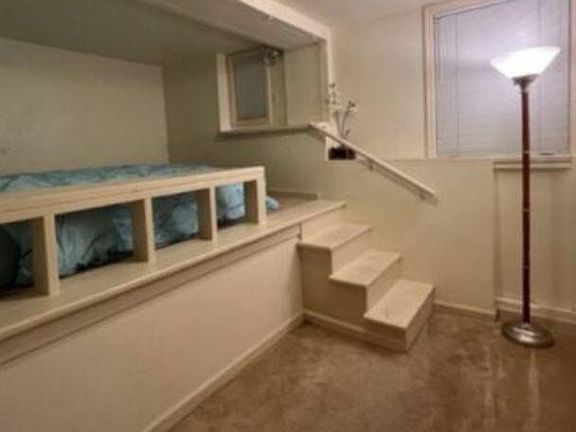 4th image of 9021 Seneca St #B