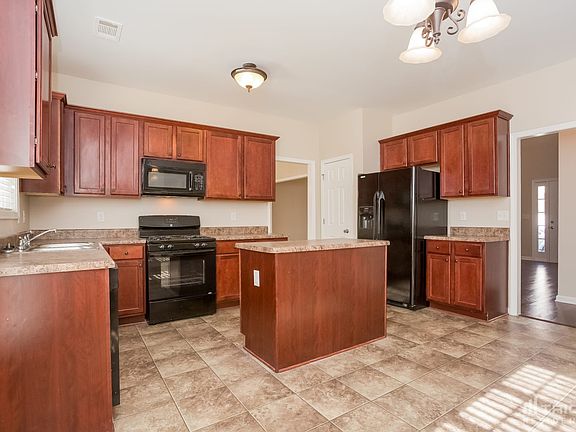 5th image of 2480 Freemont St