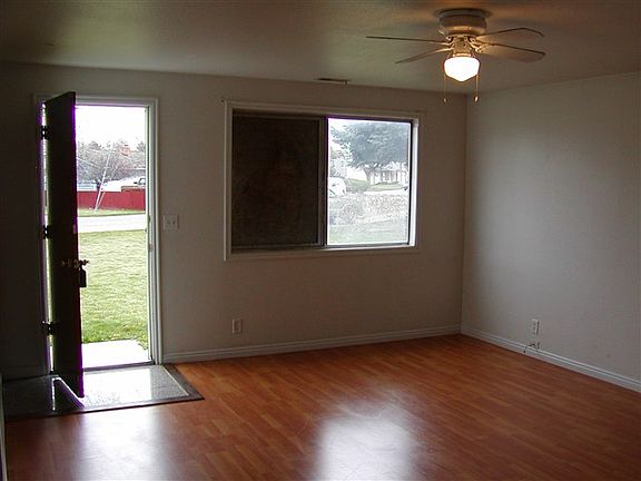 4th image of 316 23rd Ave S