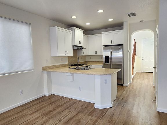 4th image of 3047 Touchman St