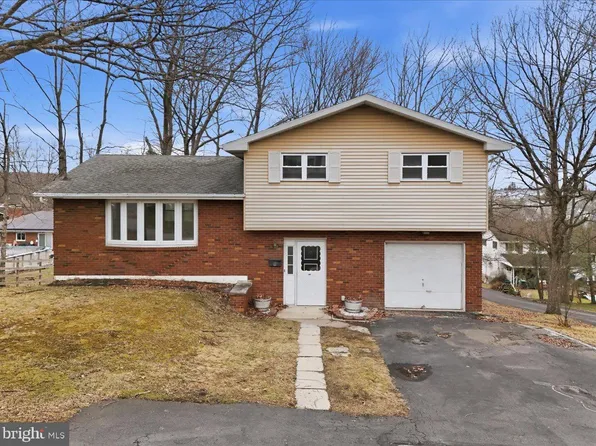 523 W Laurel St, Frackville, PA 17931