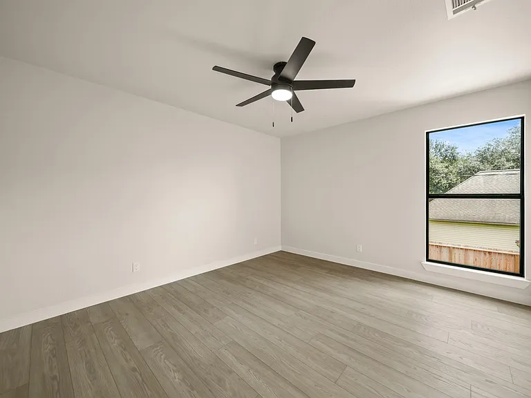 3010 Manila Ln — Photo 18