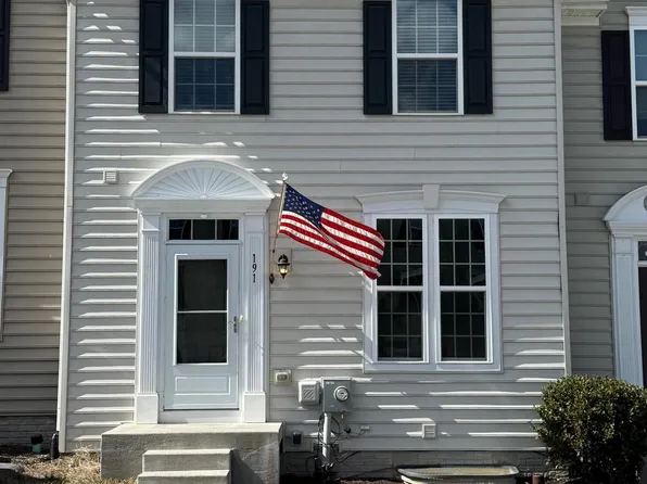 191 Norwood Dr, Falling Waters, WV 25419