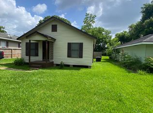 1203 S 12th St, Nederland, TX 77627