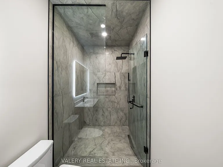 131 Dovercourt Rd #MAIN — Photo 18