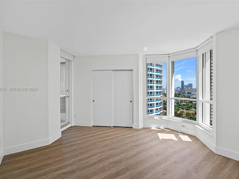 21055 Yacht Club Dr #1903 — Photo 15