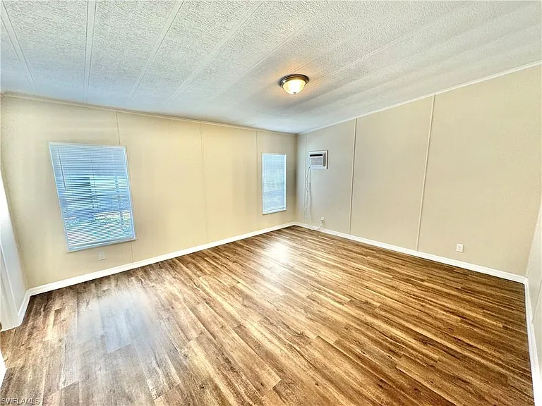 1252 Henderson Creek Dr — Photo 13