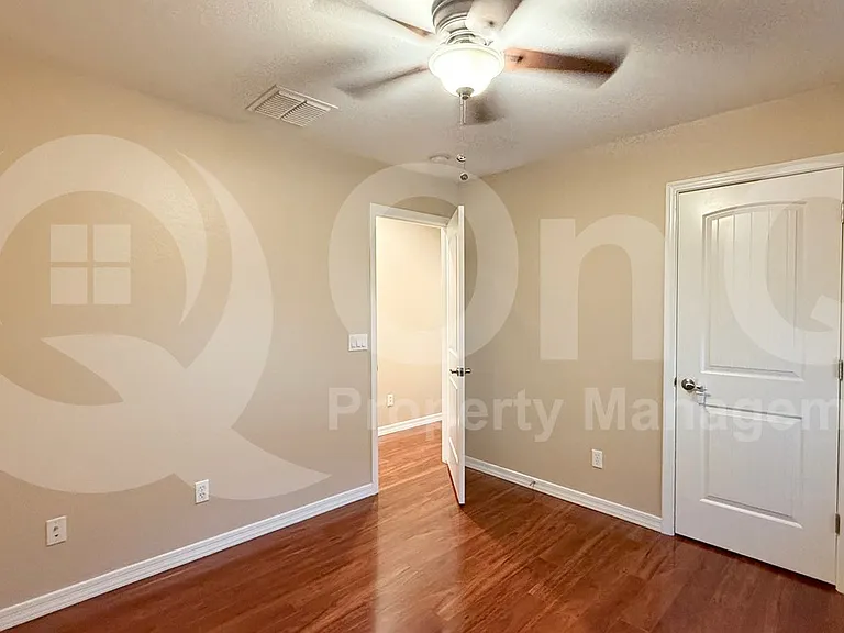 1142 E Sourwood Dr — Photo 14