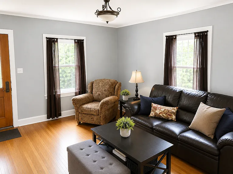 903 W College Ave — Photo 3