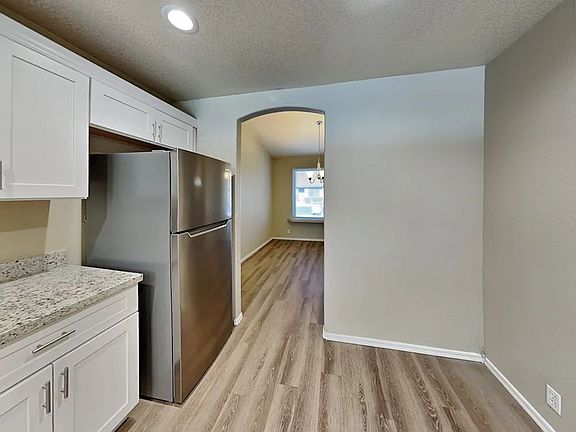 4th image of 8735 W Tuckey Ln