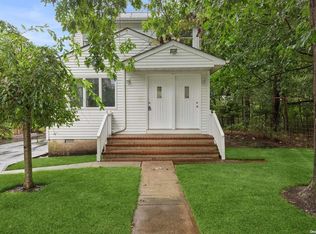 9 Isis Rd, Rocky Point, NY 11778