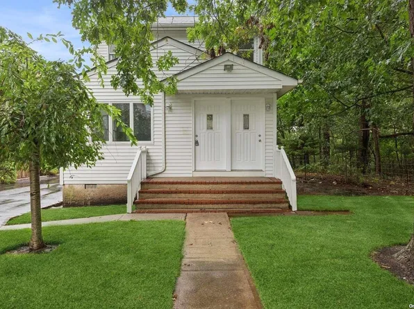 9 Isis Road, Rocky Point, NY 11778