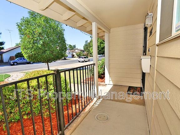5th image of 2128 W La Loma Dr