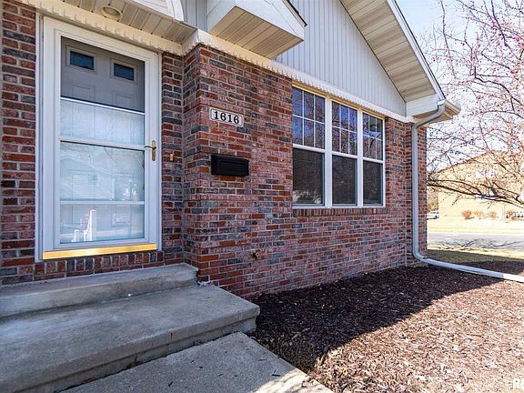 3rd image of 1616 W Tiffany Dr