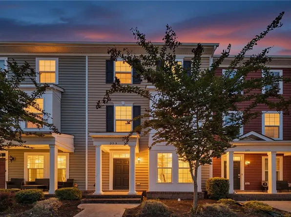 273 Tigerlilly Dr, Portsmouth, VA 23701