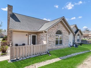144 Canterbury Ct, Bloomingdale, IL