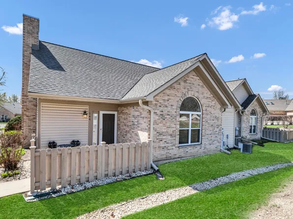 144 Canterbury Ct, Bloomingdale, IL 60108