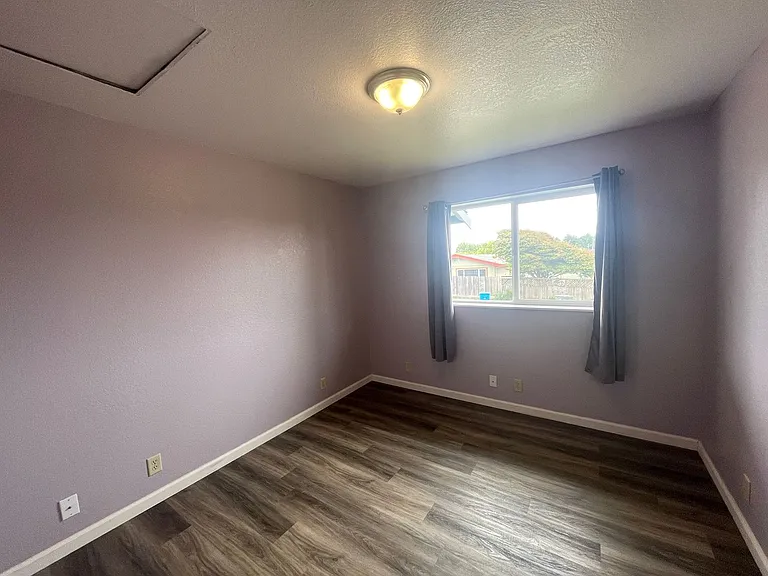 2613 Spring St — Photo 7