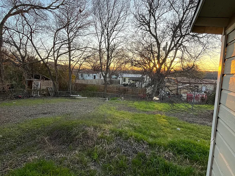 915 S 8th St — Photo 9
