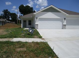 1009 N Cherry St, Ottawa, KS 66067