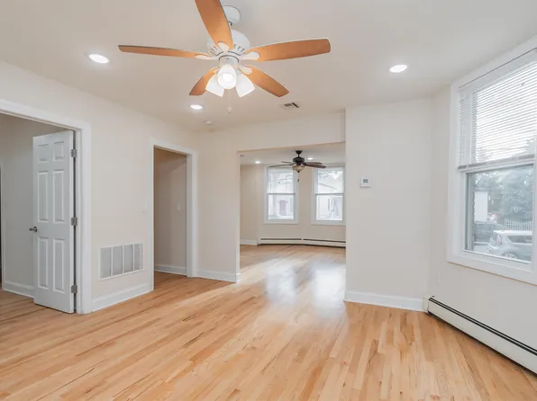 77 West 50th Street image 4 of 16