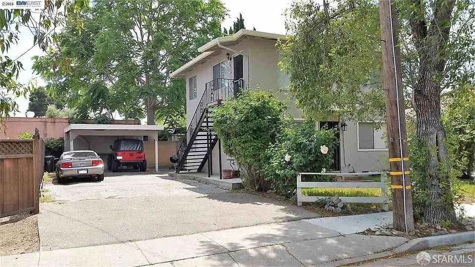 1st image of 410 Fuller Ave #1