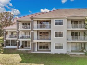 13953 Fairway Island Dr