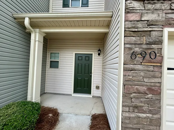 690 Oakside Pl, Acworth, GA 30102
