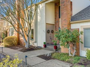 2071 Bonniebrae Dr, Lake Oswego, OR