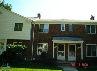 23011 E Gary Ln, Saint Clair Shores, MI