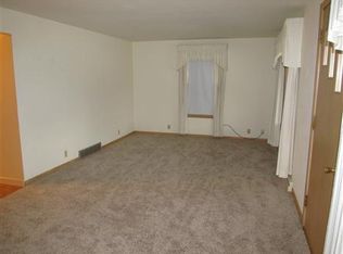 814 E Main St, Little Chute, WI 54140