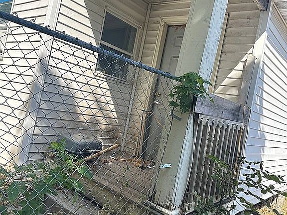 4th image of 108 N 6th St